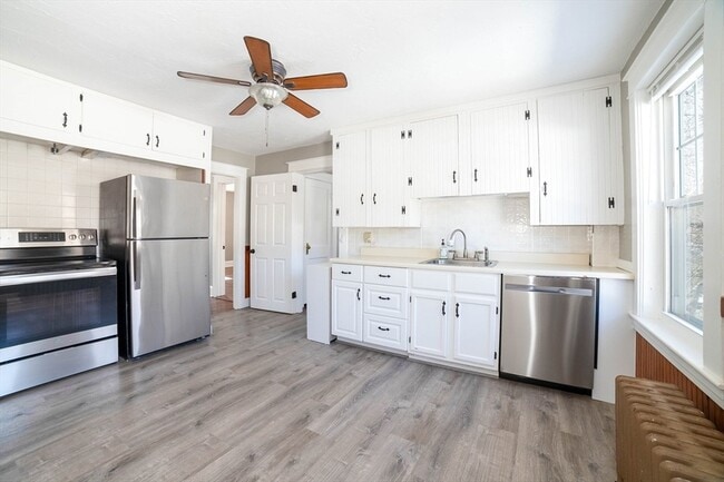 Building Photo - 5 Maple Ave