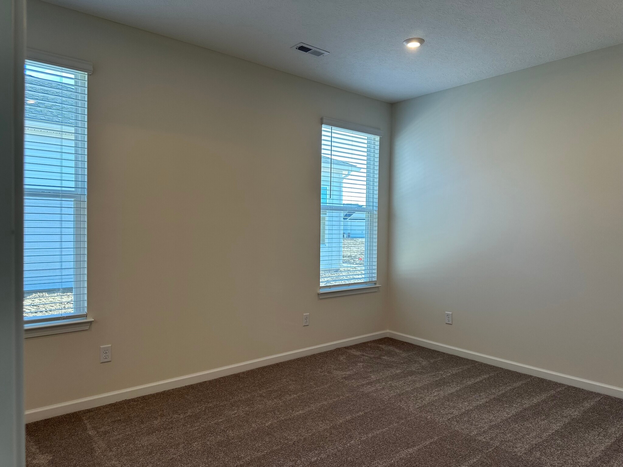 Building Photo - 1242 Fairstone Dr