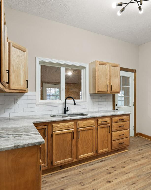 Building Photo - 1709 Ekin Ave