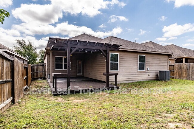 Building Photo - 8003 Oxbow Way
