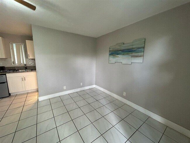 Building Photo - 90 Isle of Venice Dr