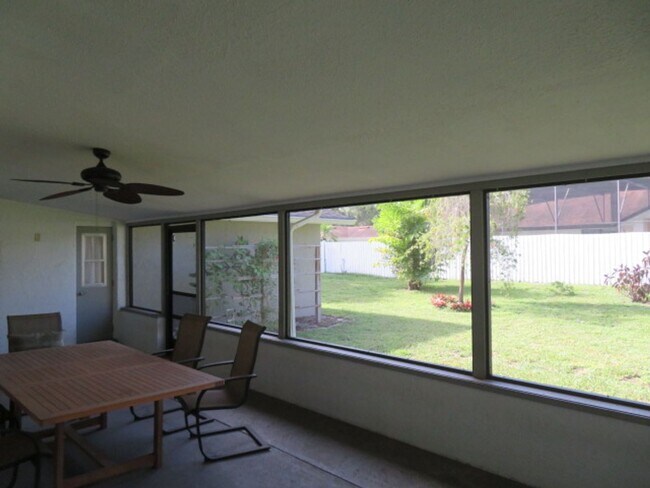 Building Photo - 839 Rosemere Cir