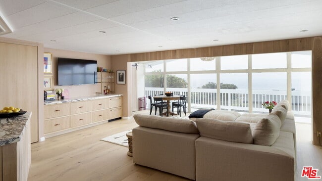 Building Photo - 29500 Heathercliff Rd