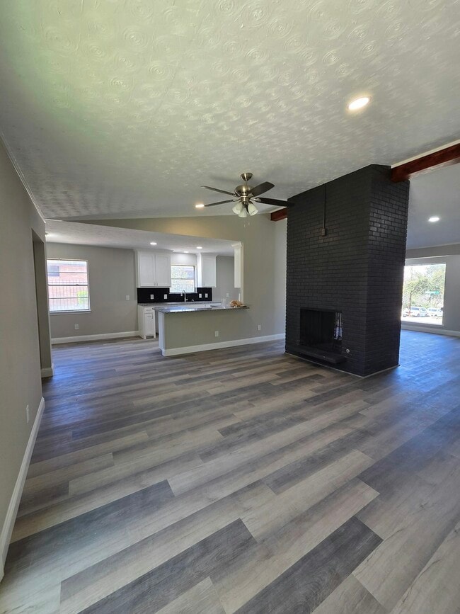 Building Photo - 2504 Magna Vista Dr