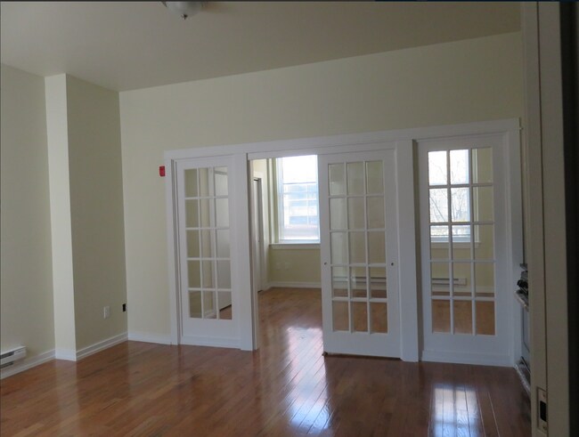 Building Photo - 415 S Broad St