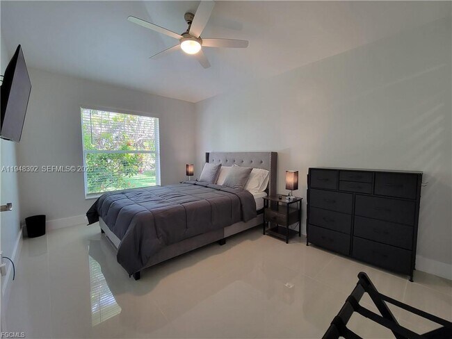 Building Photo - 237 SW 47th St