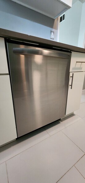 Dishwasher - 415 Willow Ln