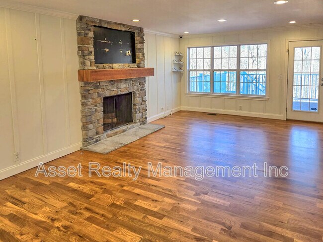 Building Photo - 12469 Daisywood Dr