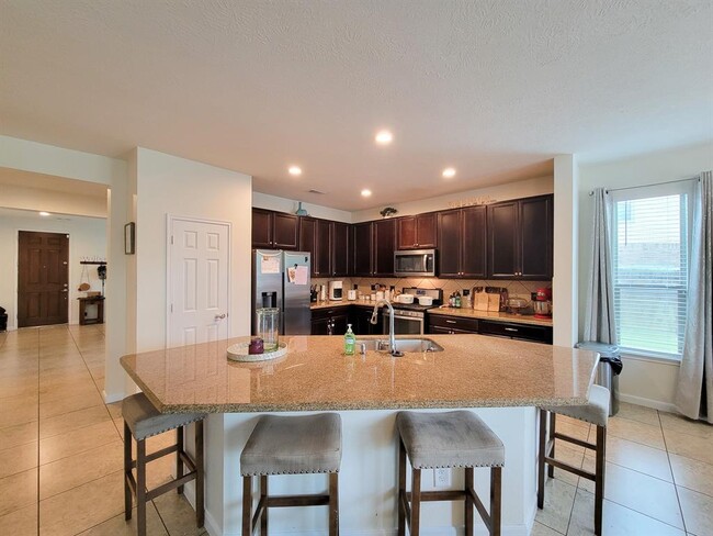 Building Photo - 5046 Longlane Dr