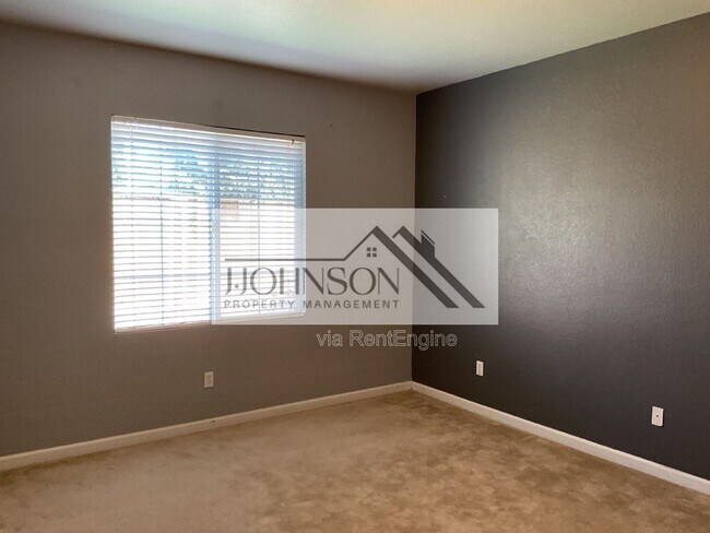 Building Photo - 4343 Middlefield Dr