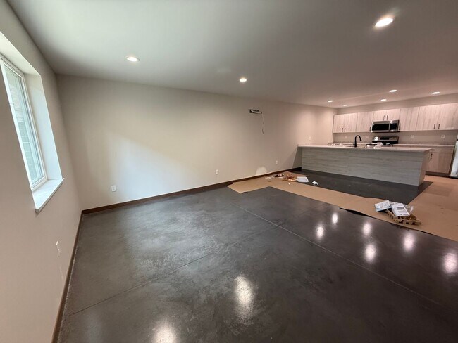 Building Photo - 115 4th St SW