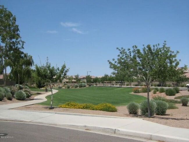Building Photo - COMING SOON! Spacious 3 Bed 2 Bath Home in Surprise Farms!