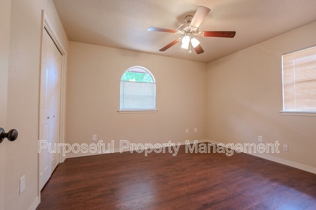 Building Photo - 202 Stanton Dr