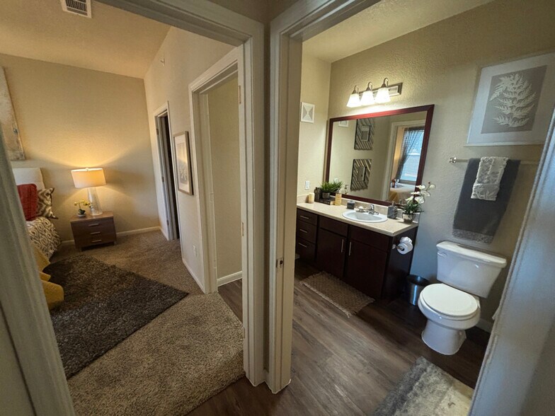 Building Photo - 1811 Medical Pkwy