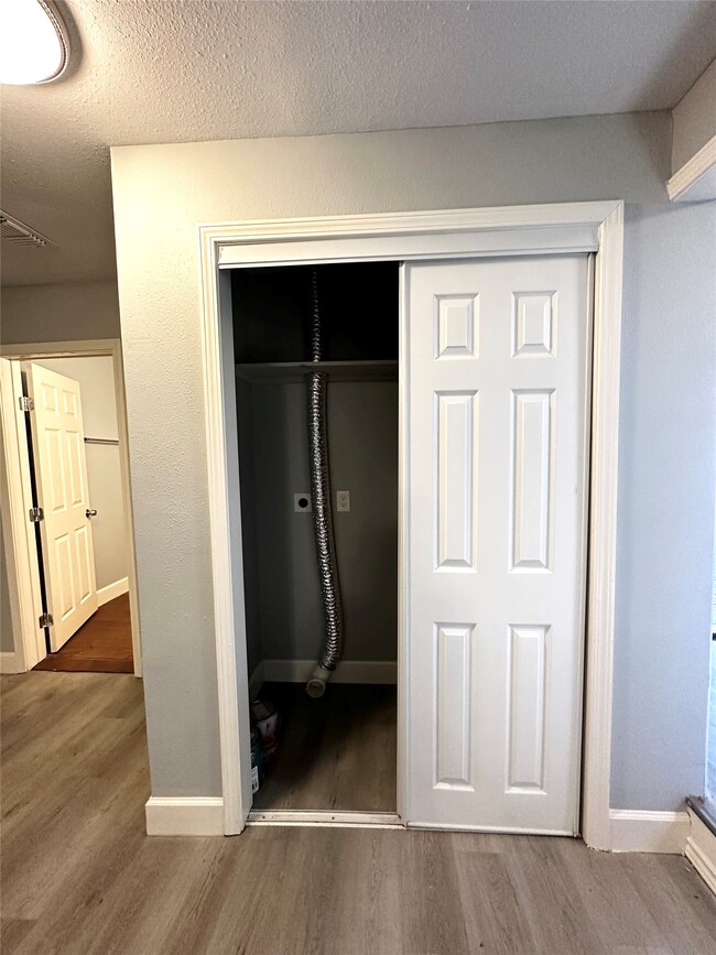 Building Photo - 4318 1st St