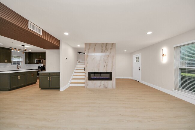 Building Photo - 14647 Perthshire Rd