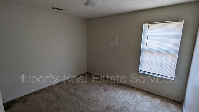Building Photo - 133 Rolland St