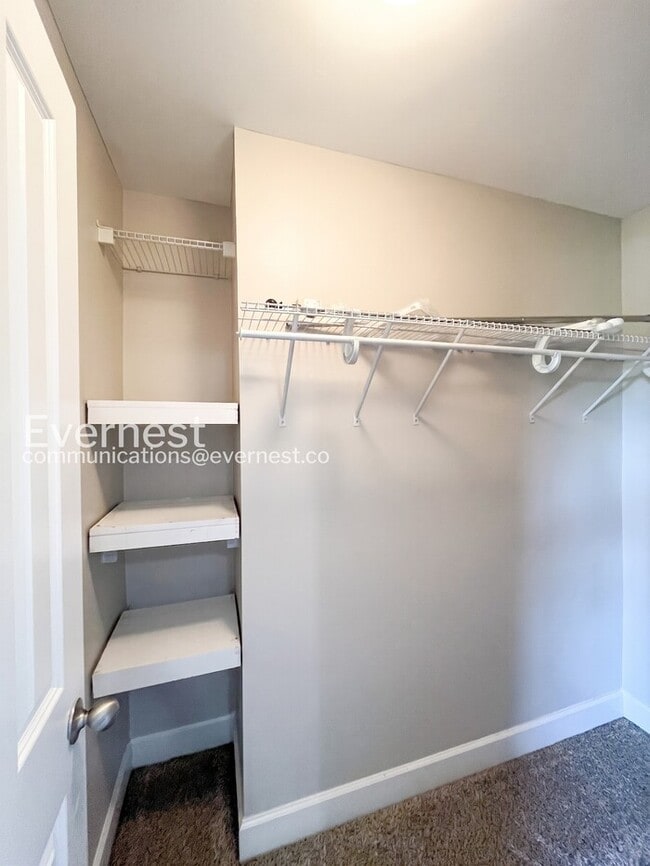 Building Photo - 7222 Althorp Way