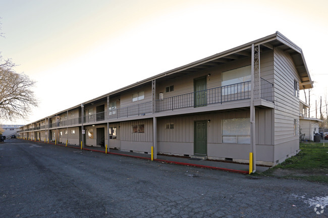 Primary Photo - Sun Crest Apartments