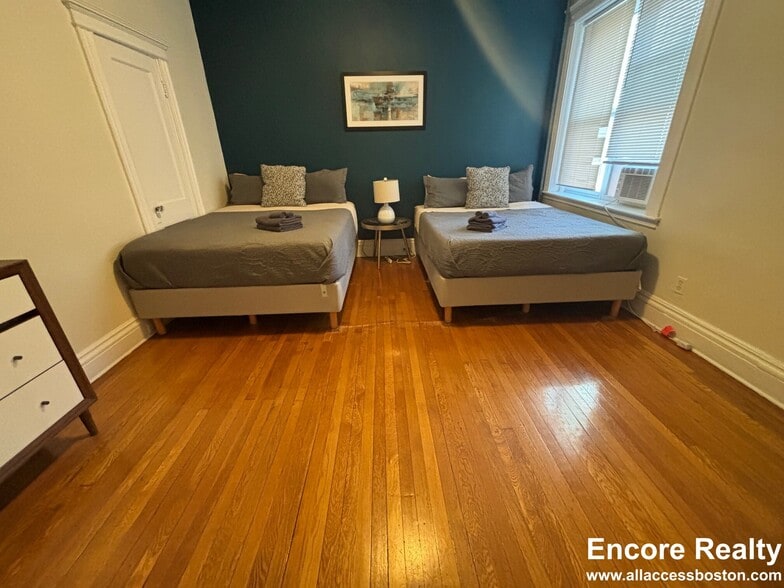 Primary Photo - 22 Euston St