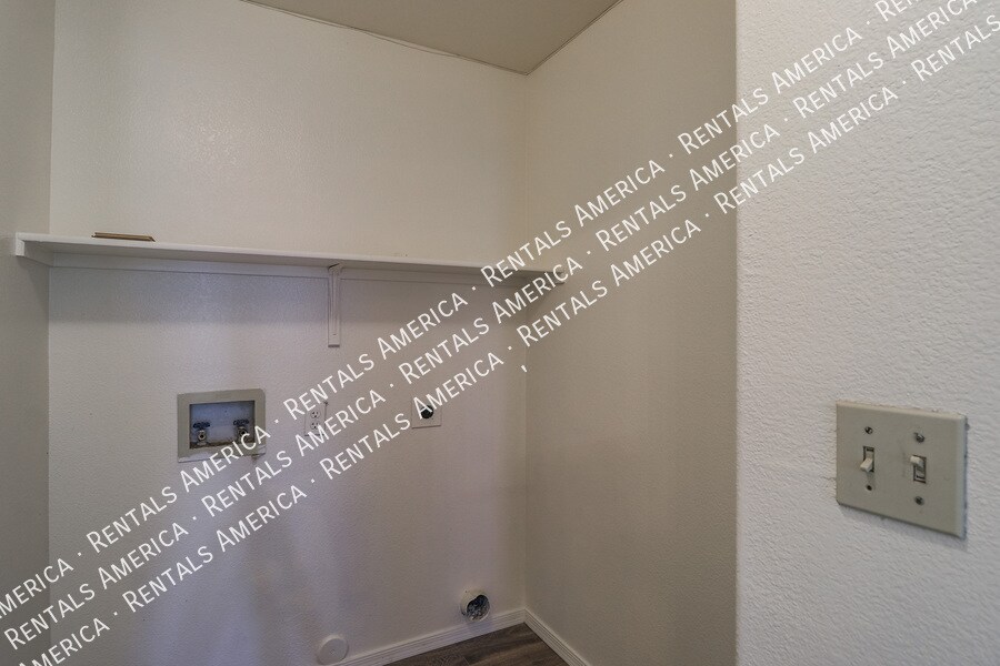 Building Photo - 11375 E Sahuaro Dr