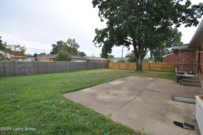 Building Photo - 1910 Janlyn Rd