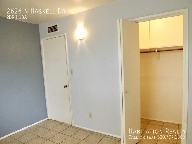 Building Photo - 2626 N Haskell Dr