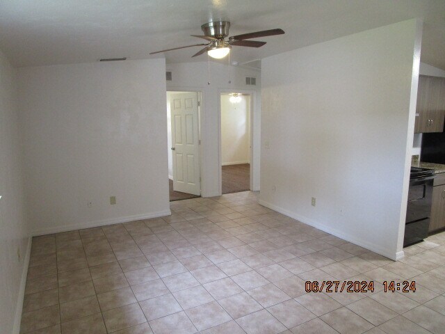 Building Photo - 446 Elsie Ave