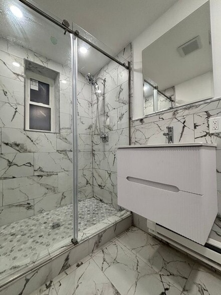 Building Photo - 4252 Monticello Ave