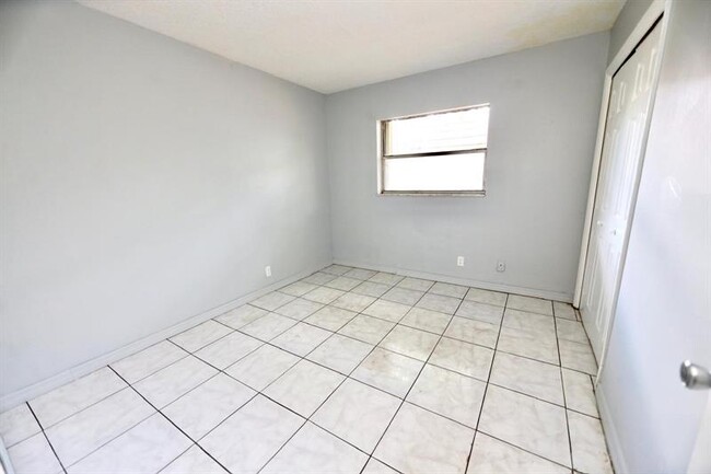 Building Photo - 7851 SW 10th Ct