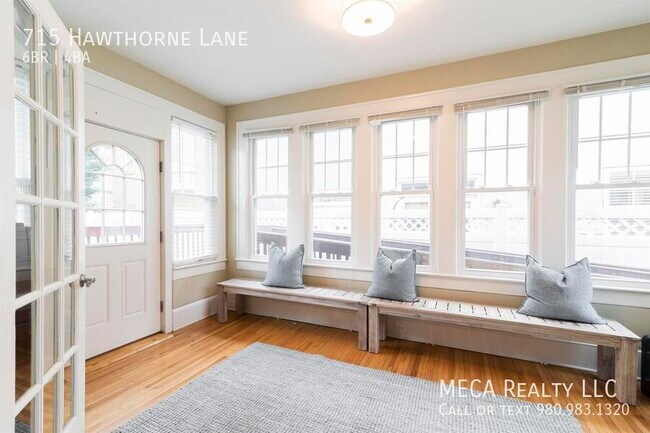 Building Photo - 715 Hawthorne Ln