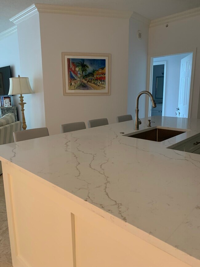 Building Photo - 3606 S Ocean Blvd
