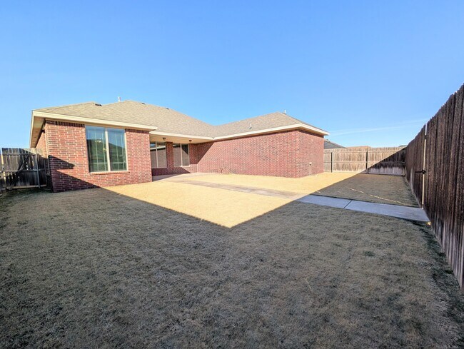 Building Photo - 9609 Hyden Ave