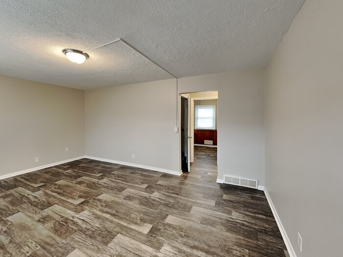 Building Photo - 1103 44th Ave NE