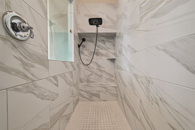 Building Photo - 616 Cape Capri Dr