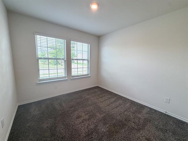 Building Photo - 264 Thoroughbred St