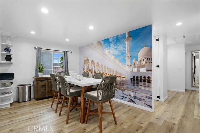 Building Photo - 329 E Lanzit Ave