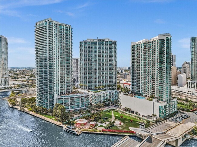 Building Photo - 350 S Miami Ave
