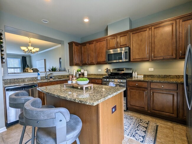 Building Photo - 2221 S Crambourne Way