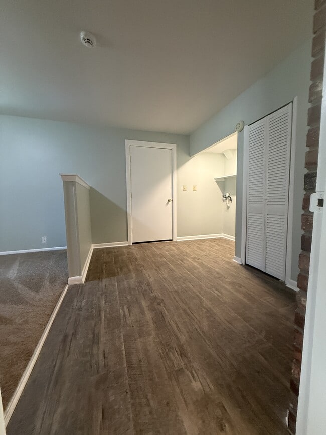 Building Photo - 2803 Smilax Ave