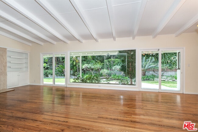 Building Photo - 1129 Roscomare Rd