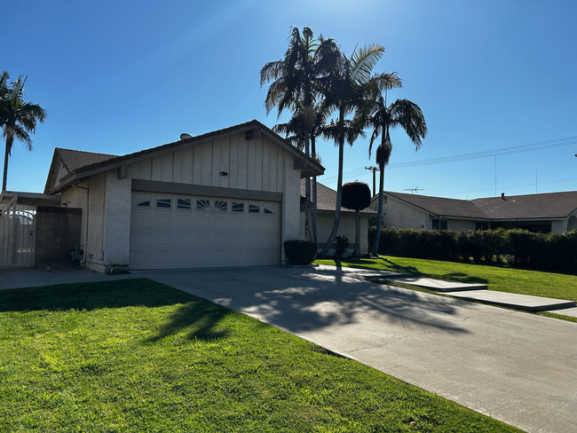 Building Photo - Beautiful 4- bedroom Home