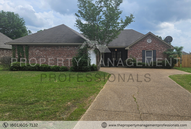 Primary Photo - 121 Cherry Laurel Cir