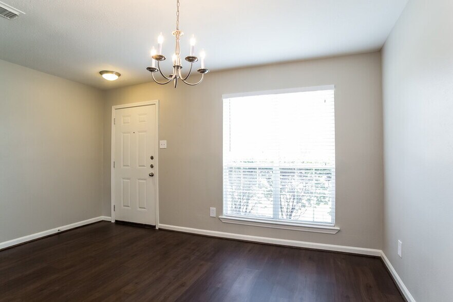 Building Photo - 12410 Greencanyon Dr