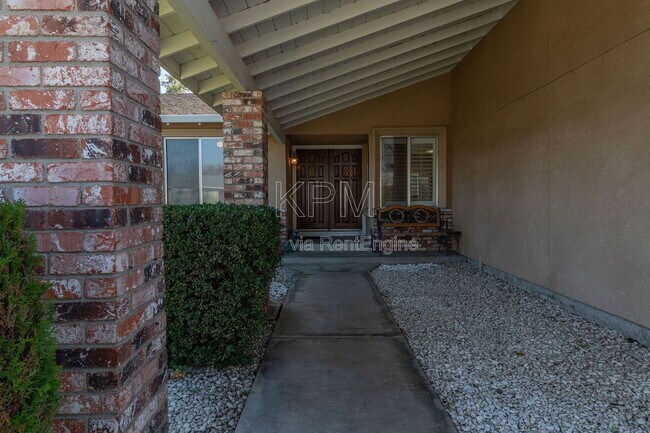 Building Photo - 2930 Angel Dr