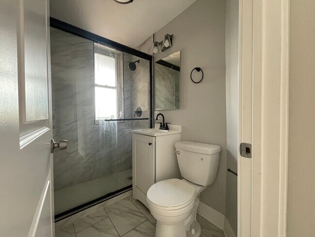 Building Photo - 722 N Austin Blvd