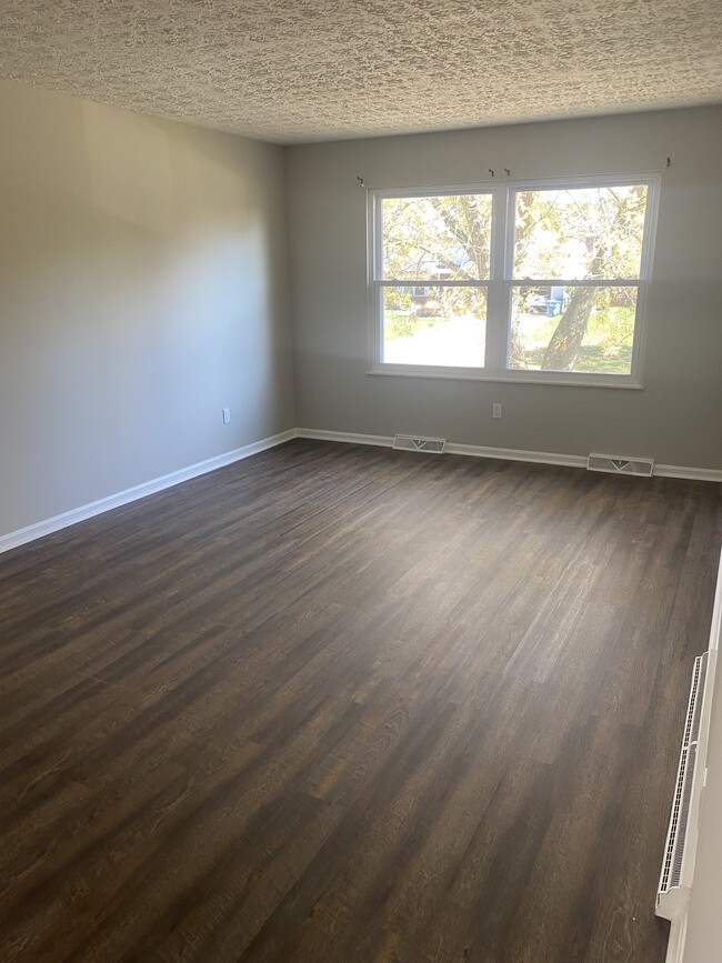 Living room - 4472 King Arthur Dr