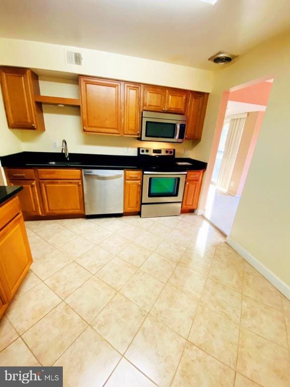 Building Photo - 11401 Commonwealth Dr