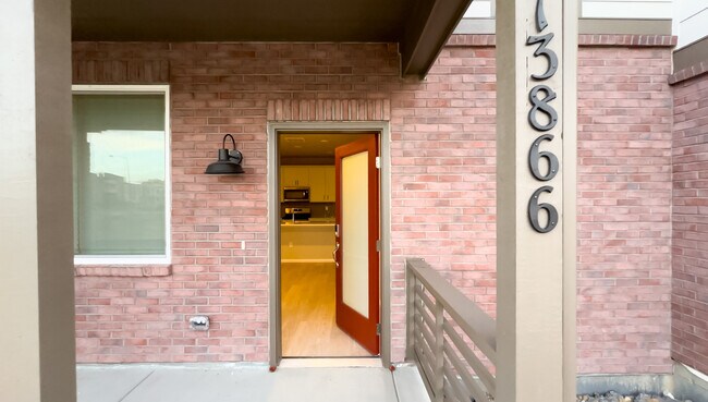 Building Photo - 13866 Vispo Way