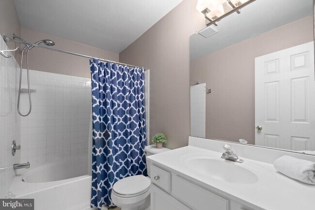 Building Photo - 4079 Waterford Dr